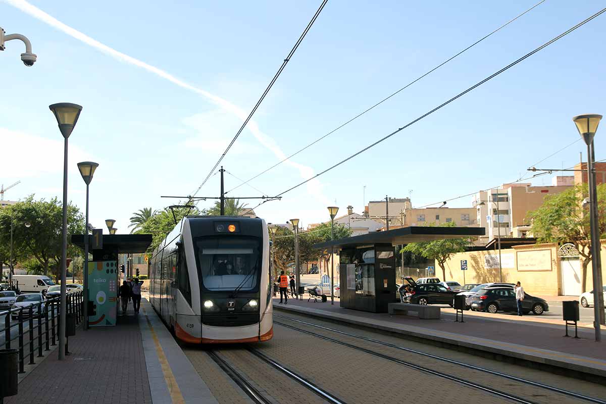 Tram Alicante Benidorm a su paso por El Campello