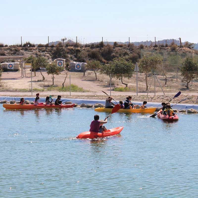 Practicando Kayak en Parque multiaventuras