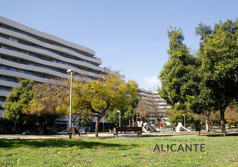 Vistas del Parque Joaquín Rocamora con edificios del PAU 5