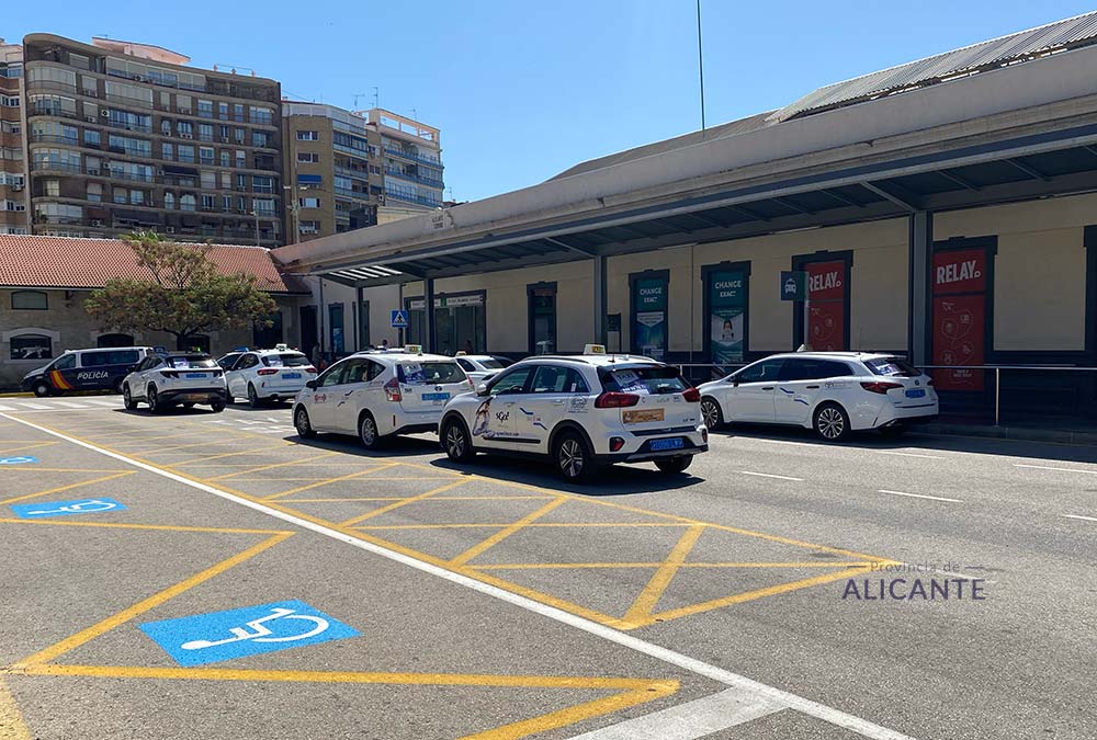 Aparcamiento taxis estacion de tren Alicante
