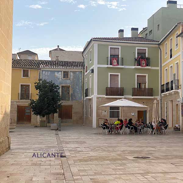 Casitas en la plaza Foglietti