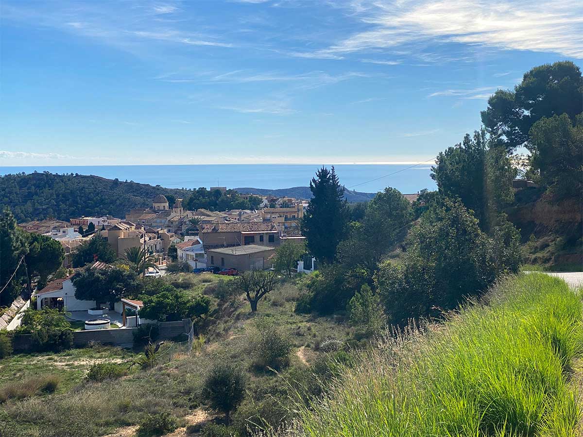 Vista del pueblo de Aigües desde la ruta vuelta a Aigües