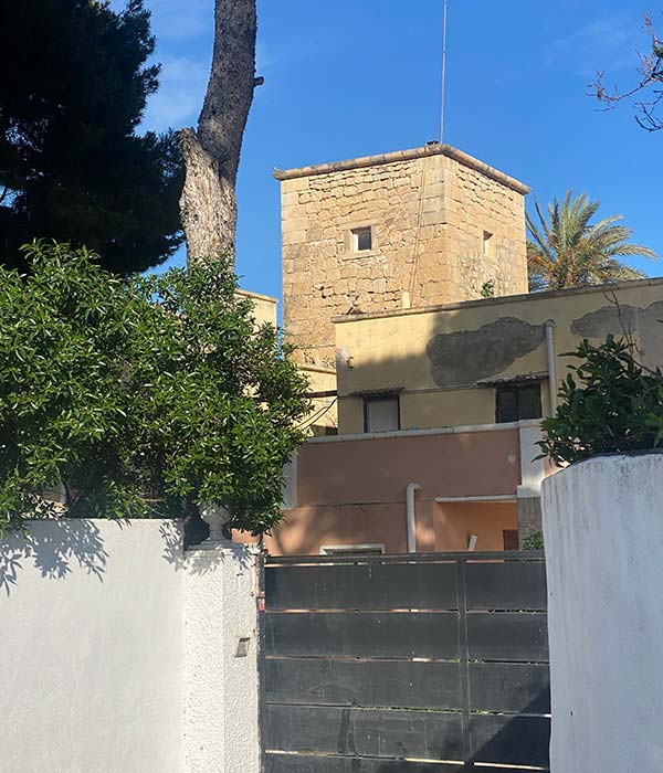 Torre Cacholi en una finca particular