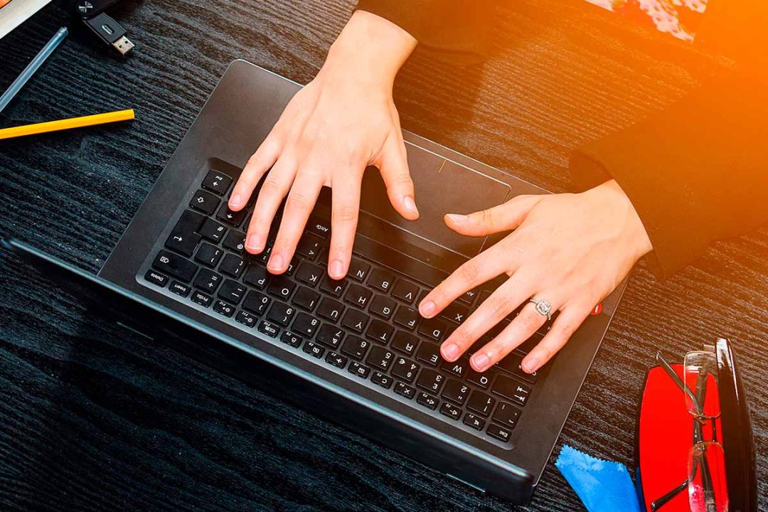 Preparando oposición online con el ordenador portatil